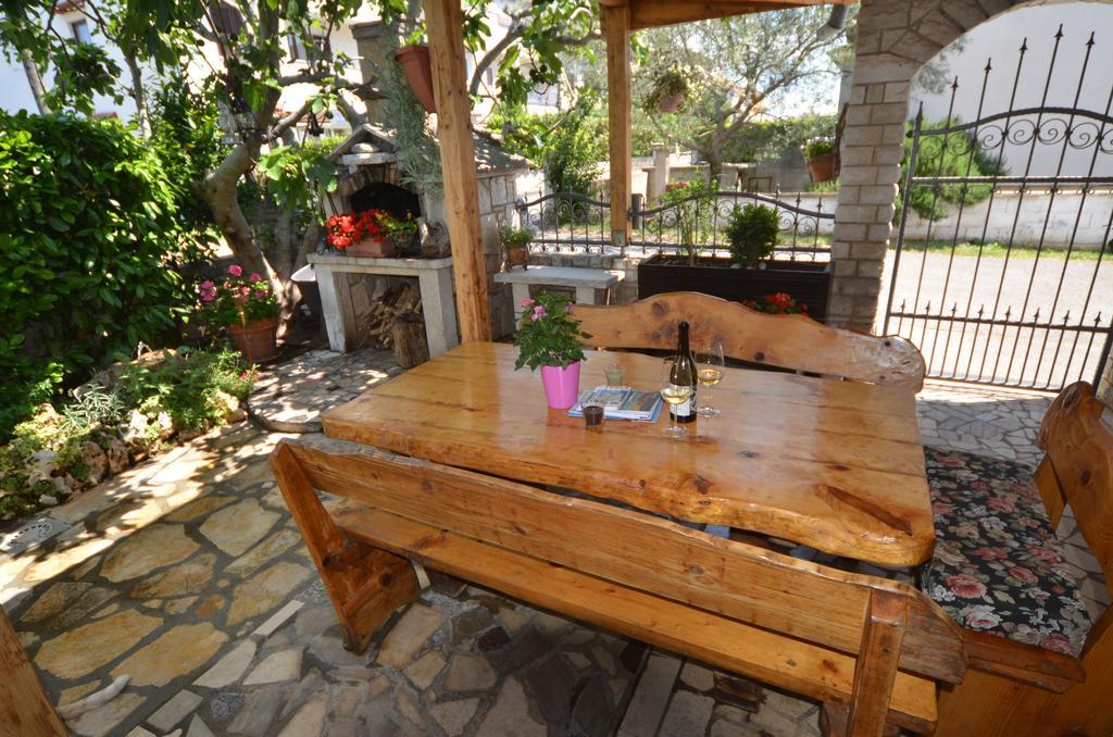 Guesthouse Mila Ровинь Экстерьер фото
