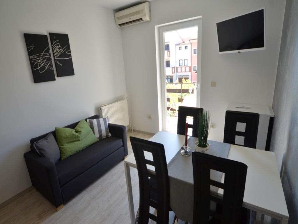 Guesthouse Mila Ровинь Экстерьер фото