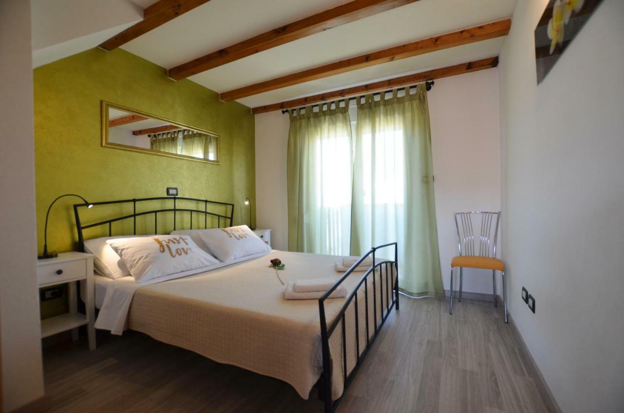 Guesthouse Mila Ровинь Экстерьер фото